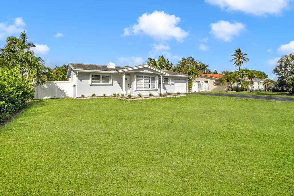 5211 NE 26th Avenue Lighthouse Point FL 33064