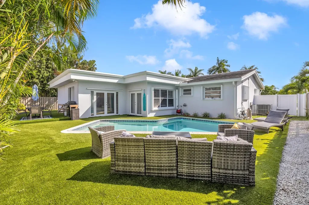 5211 NE 26th Avenue Lighthouse Point FL 33064