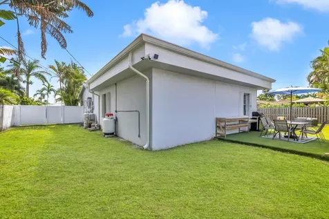 5211 NE 26th Avenue Lighthouse Point FL 33064