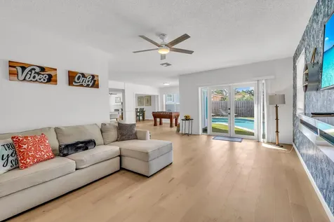 5211 NE 26th Avenue Lighthouse Point FL 33064