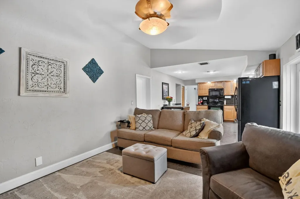 9976 Robins Nest Road Boca Raton FL 33496