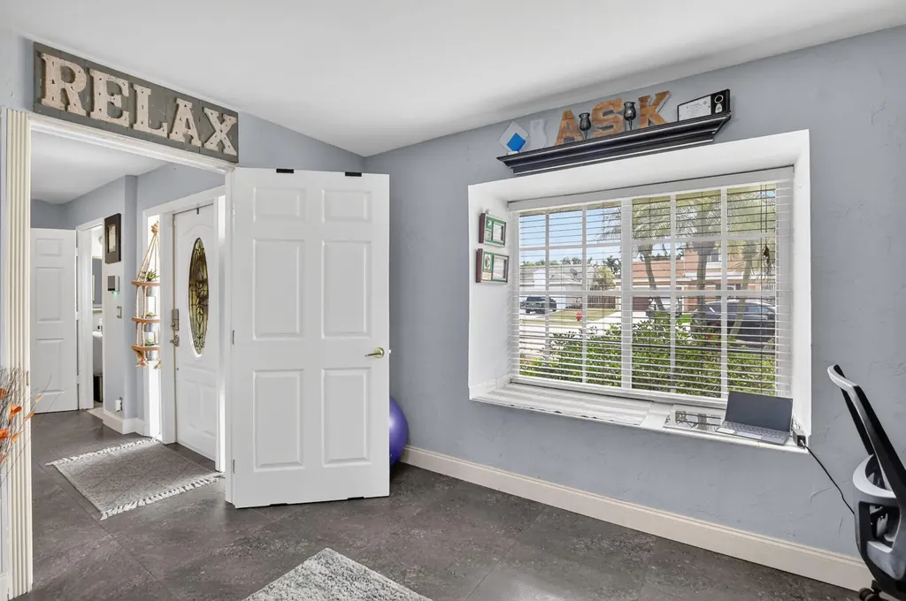 9976 Robins Nest Road Boca Raton FL 33496
