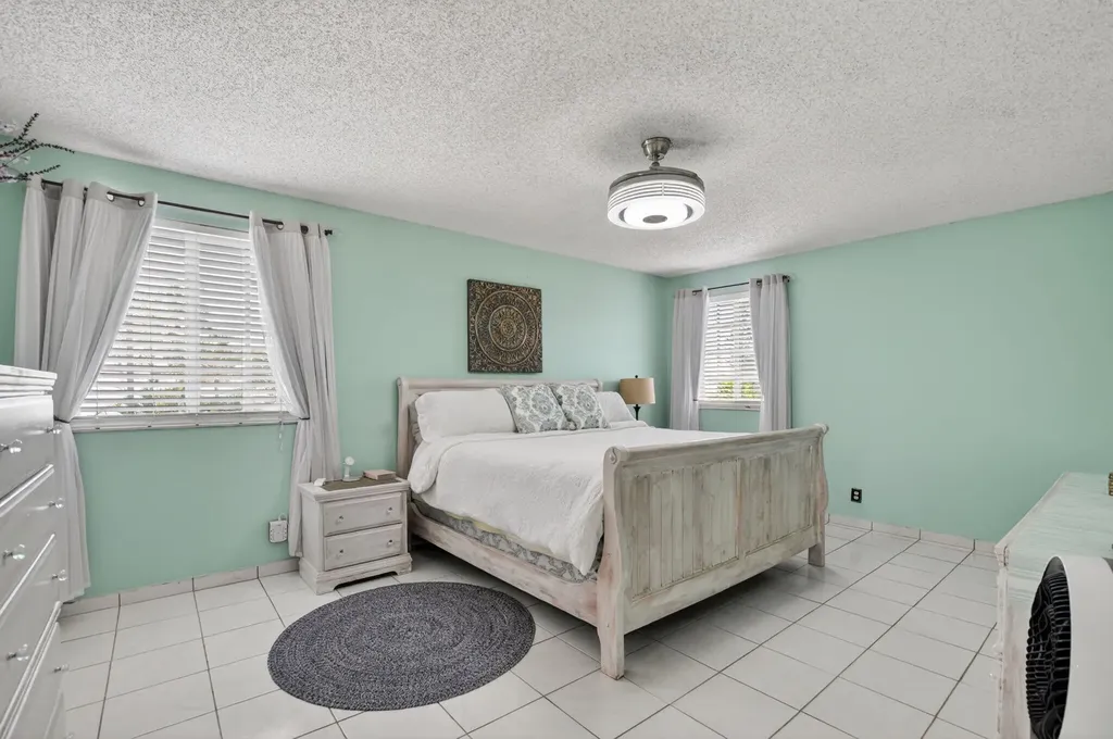 9976 Robins Nest Road Boca Raton FL 33496