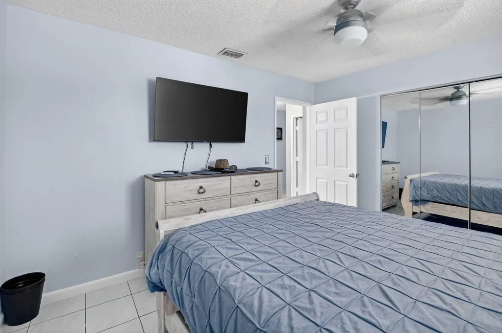 9976 Robins Nest Road Boca Raton FL 33496