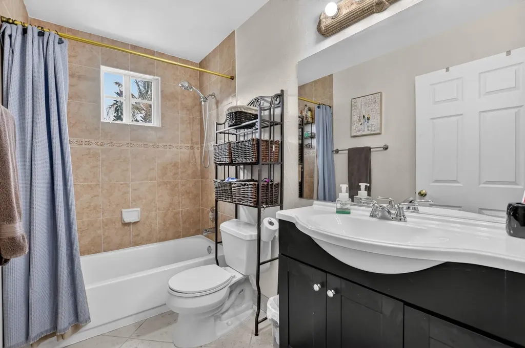 9976 Robins Nest Road Boca Raton FL 33496