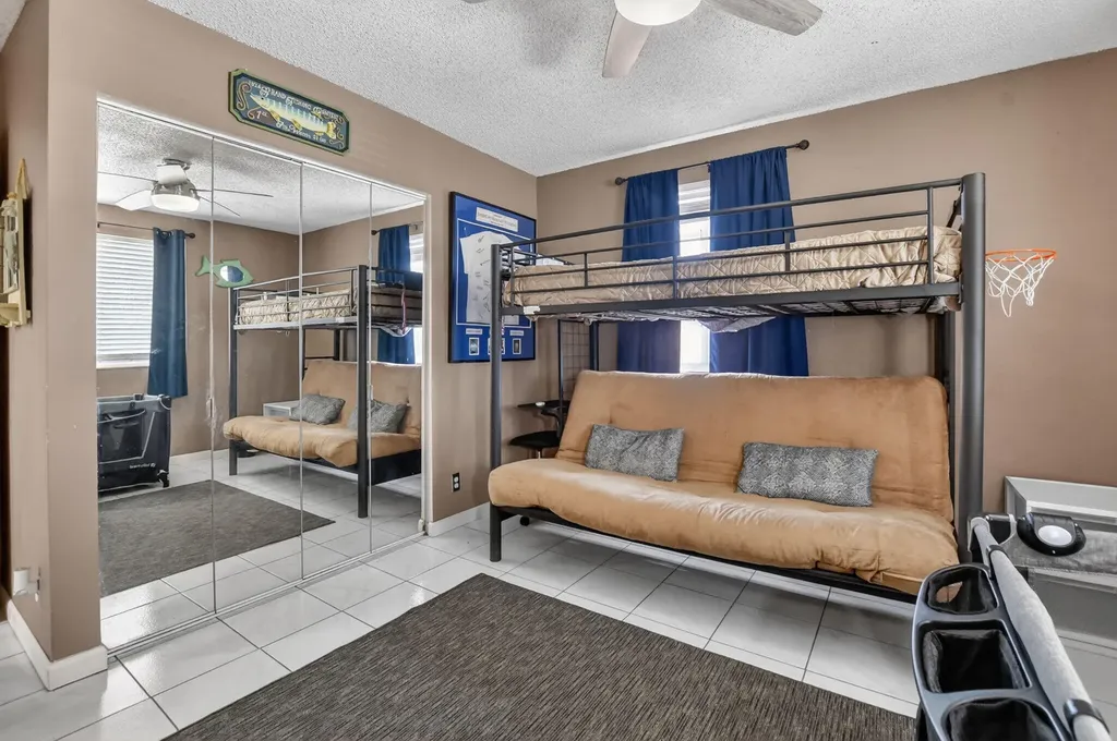 9976 Robins Nest Road Boca Raton FL 33496