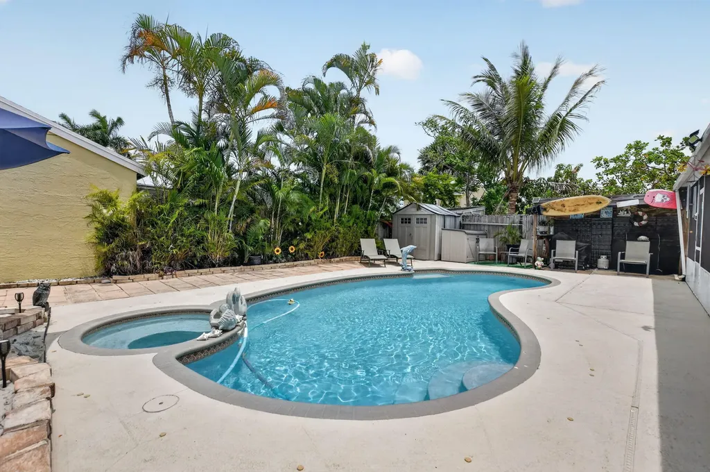 9976 Robins Nest Road Boca Raton FL 33496