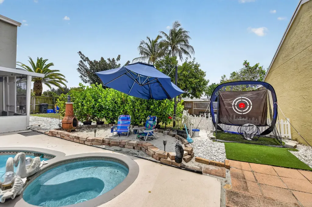 9976 Robins Nest Road Boca Raton FL 33496