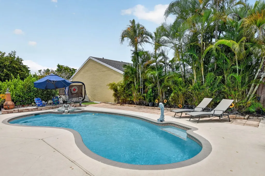 9976 Robins Nest Road Boca Raton FL 33496