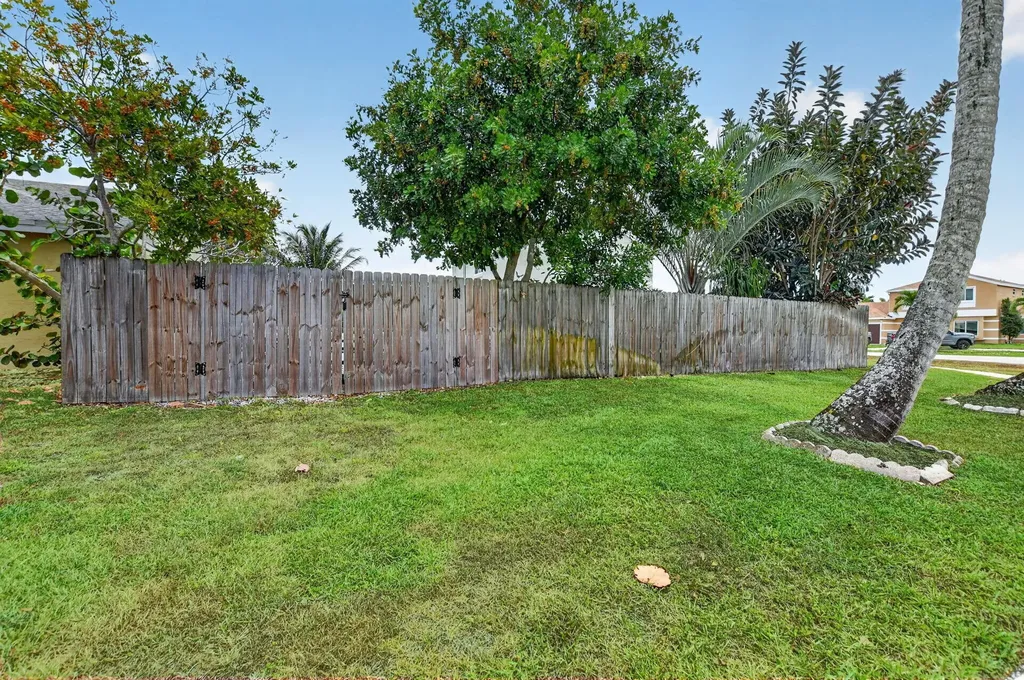 9976 Robins Nest Road Boca Raton FL 33496