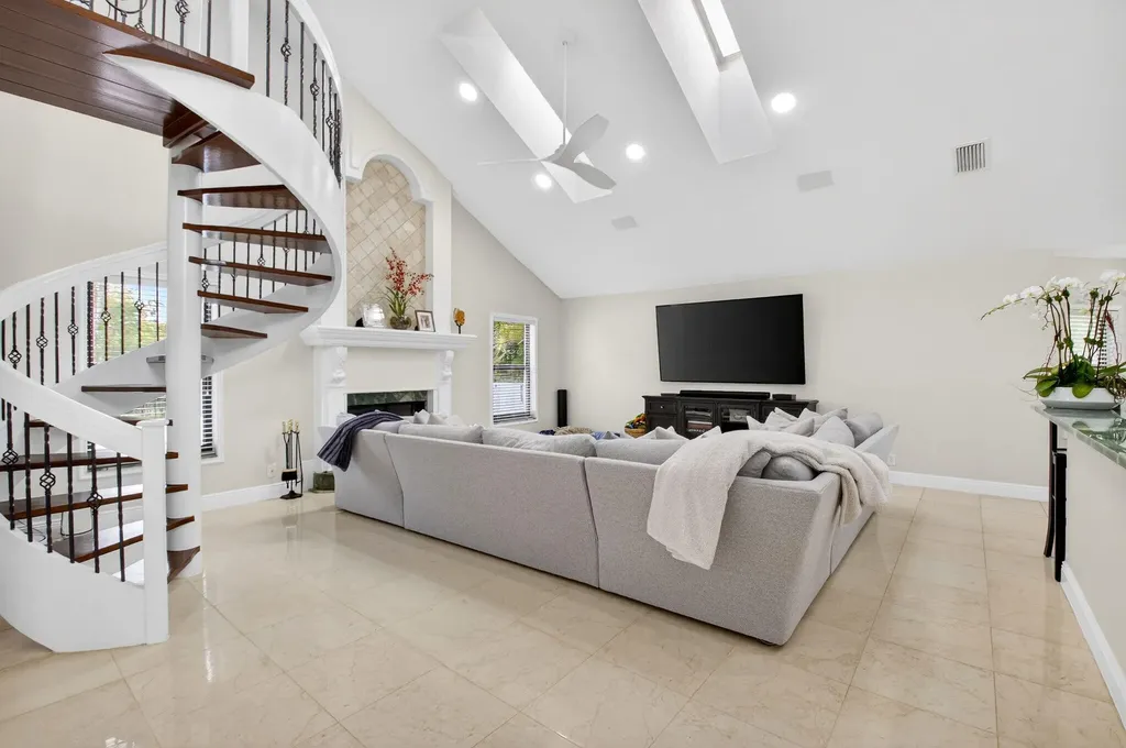 10655 Rio Hermoso Delray Beach FL 33446