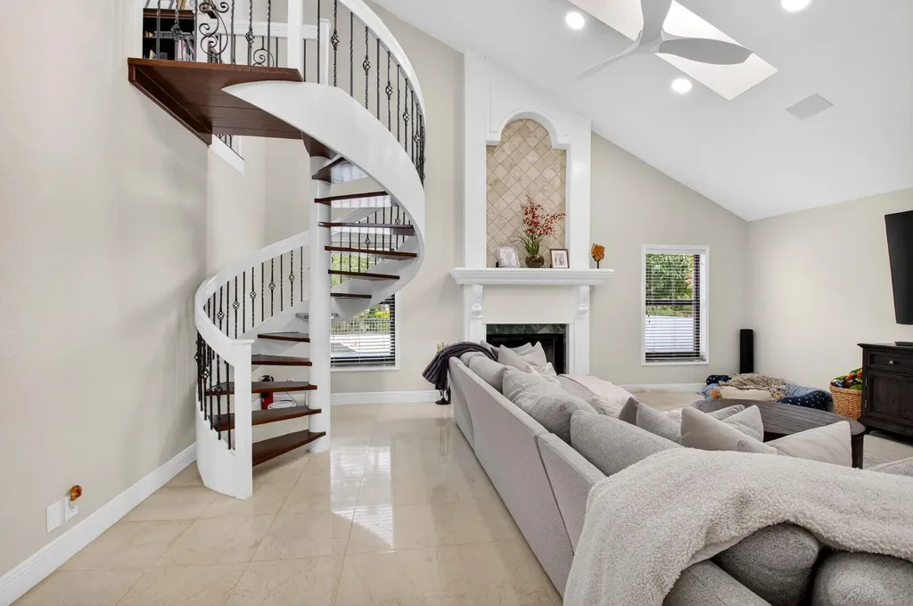 10655 Rio Hermoso Delray Beach FL 33446