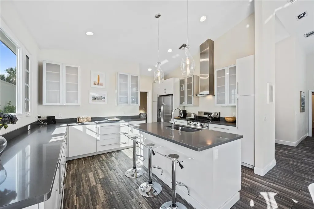 2466 Muir Circle Wellington FL 33414
