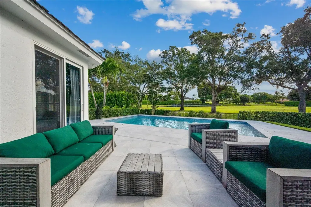 2466 Muir Circle Wellington FL 33414