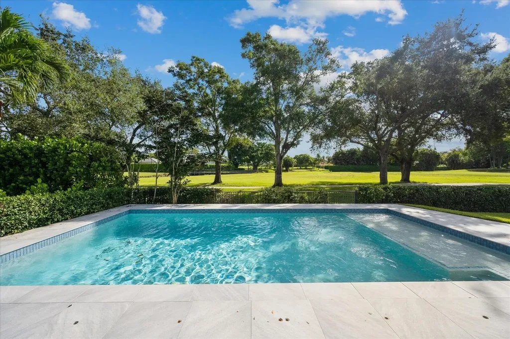 2466 Muir Circle Wellington FL 33414