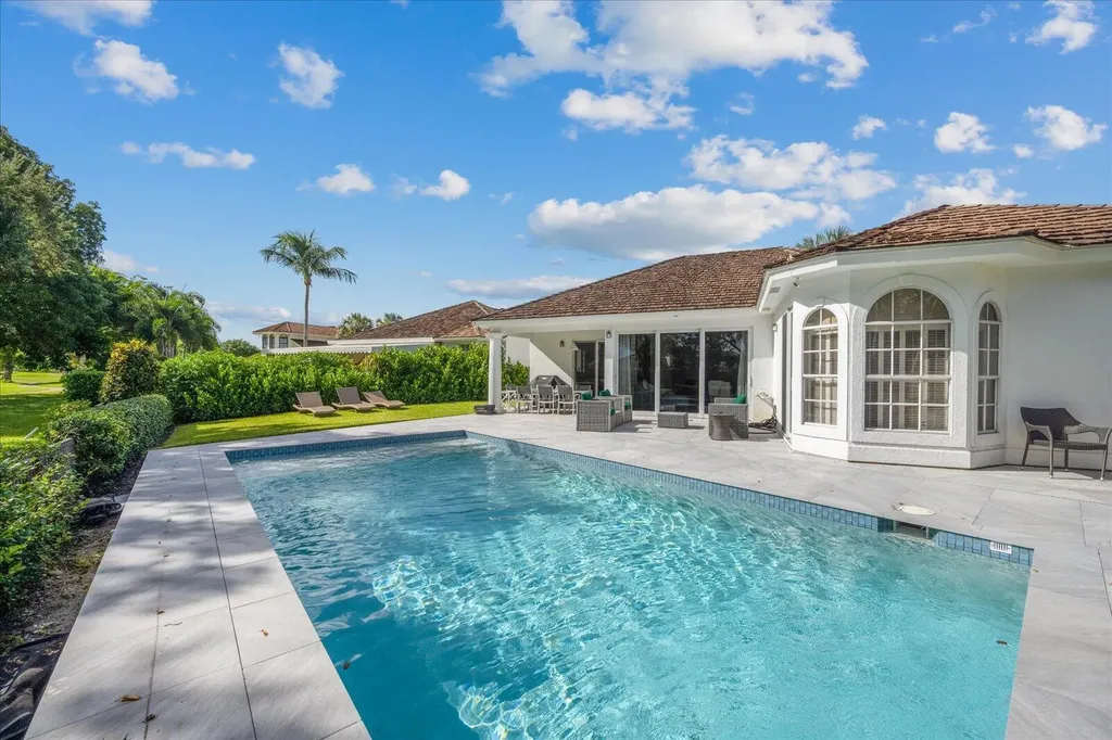 2466 Muir Circle Wellington FL 33414