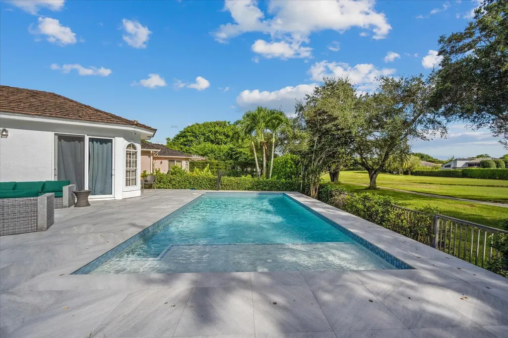 2466 Muir Circle Wellington FL 33414