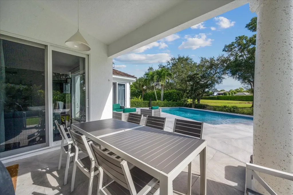 2466 Muir Circle Wellington FL 33414