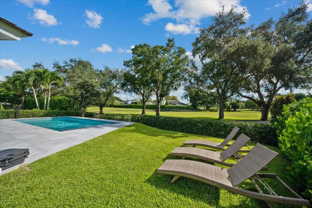 2466 Muir Circle Wellington FL 33414