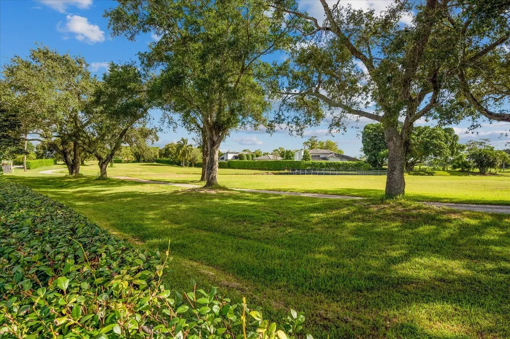 2466 Muir Circle Wellington FL 33414