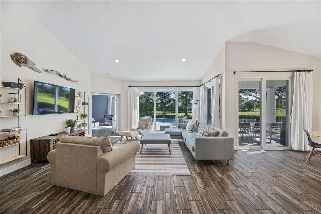 2466 Muir Circle Wellington FL 33414