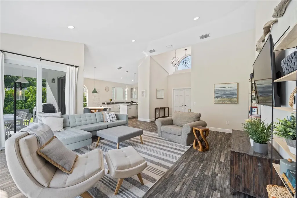 2466 Muir Circle Wellington FL 33414