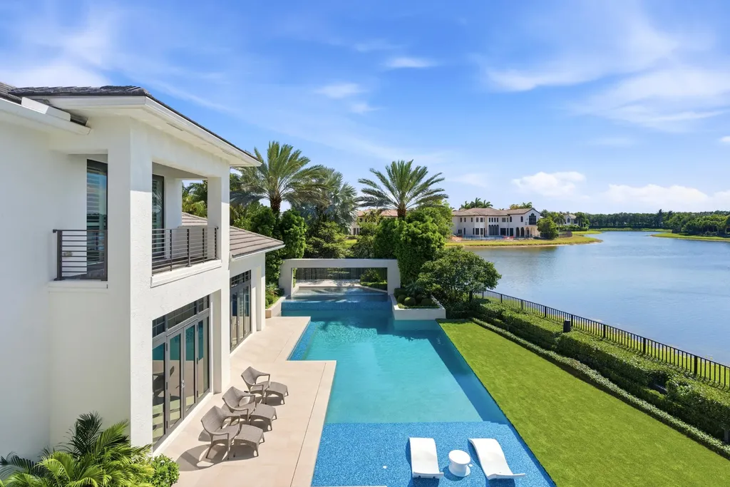 9105 Pintura Way Boca Raton FL 33496