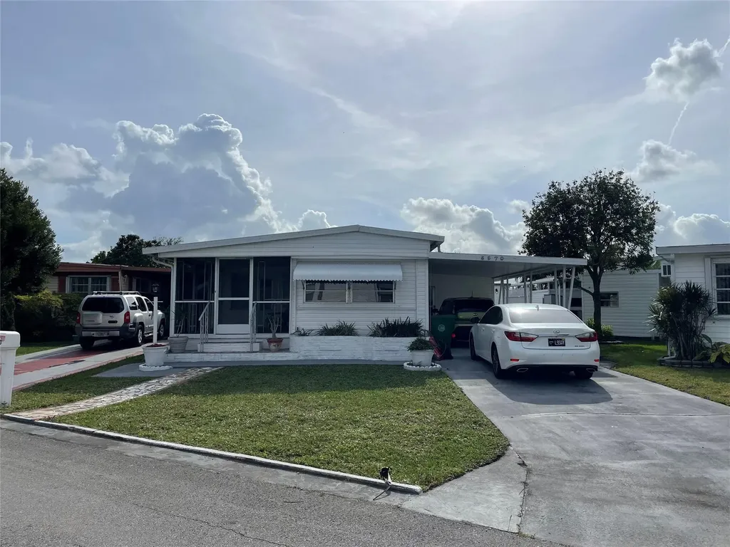 8570 SW 21st Street Davie FL 33324