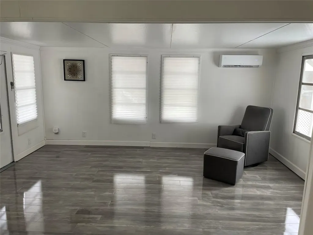 8570 SW 21st Street Davie FL 33324