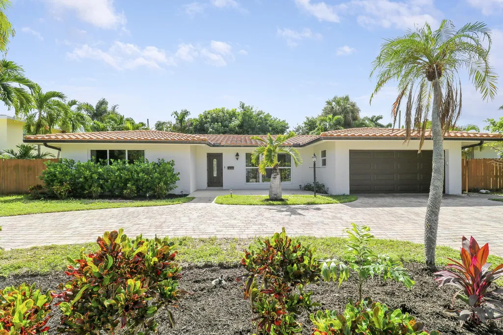 2620 NE 25th Street Lighthouse Point FL 33064