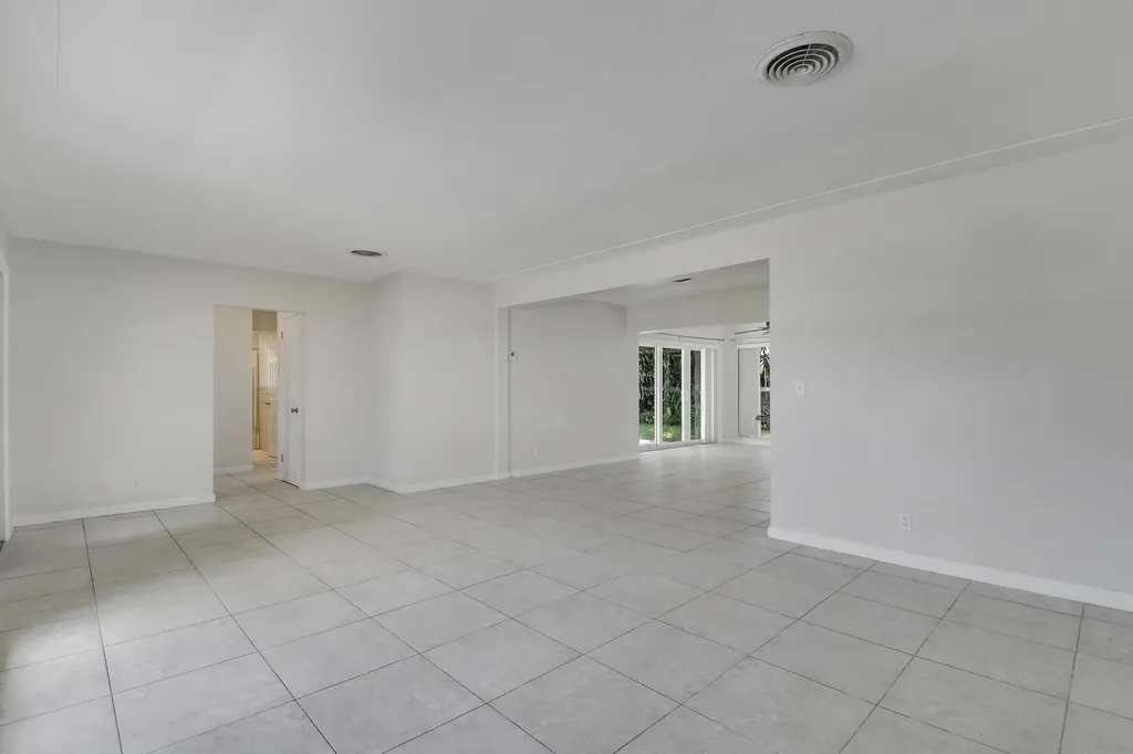 2620 NE 25th Street Lighthouse Point FL 33064