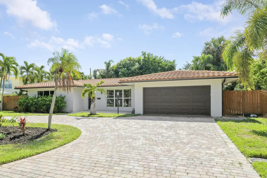 2620 NE 25th Street Lighthouse Point FL 33064