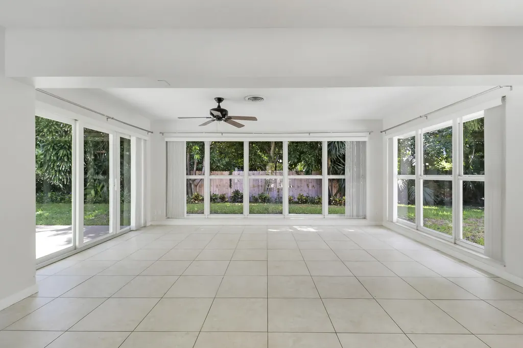 2620 NE 25th Street Lighthouse Point FL 33064