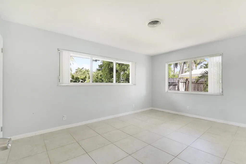 2620 NE 25th Street Lighthouse Point FL 33064