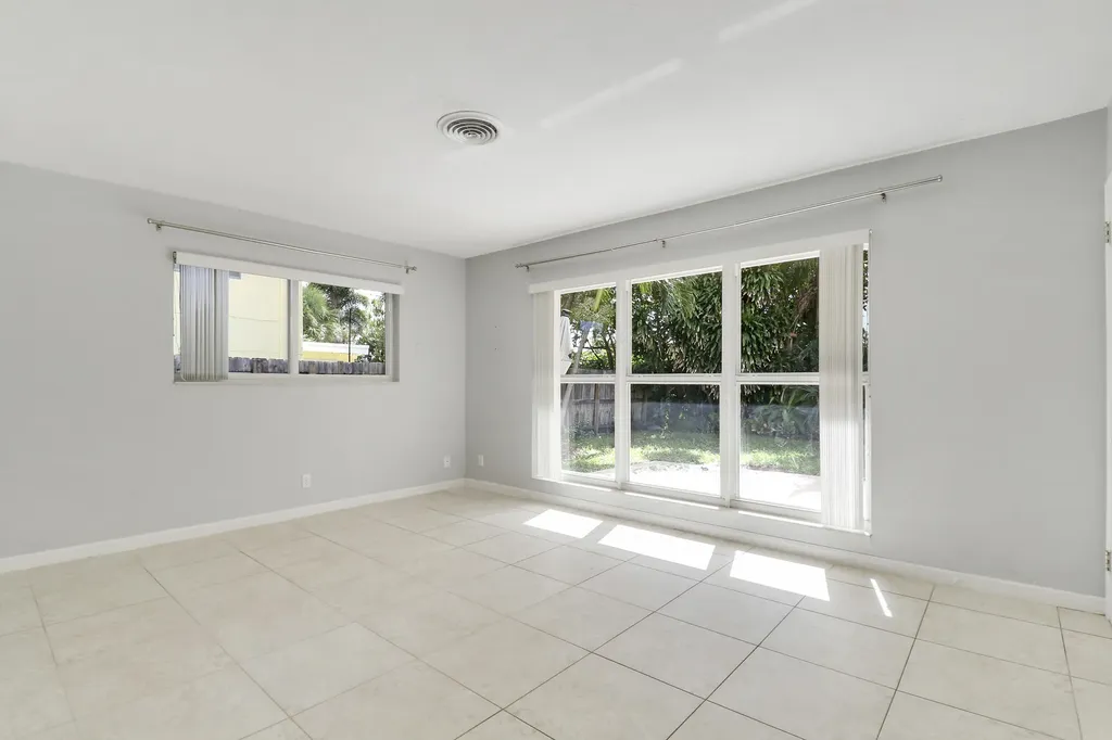 2620 NE 25th Street Lighthouse Point FL 33064