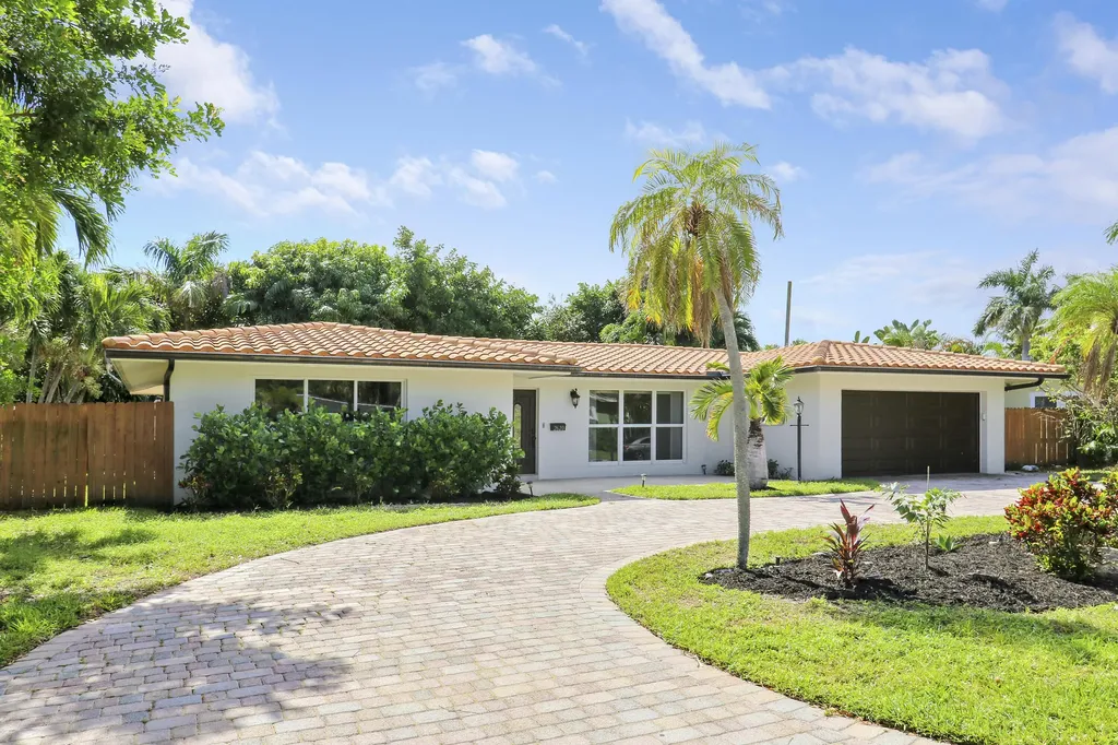 2620 NE 25th Street Lighthouse Point FL 33064