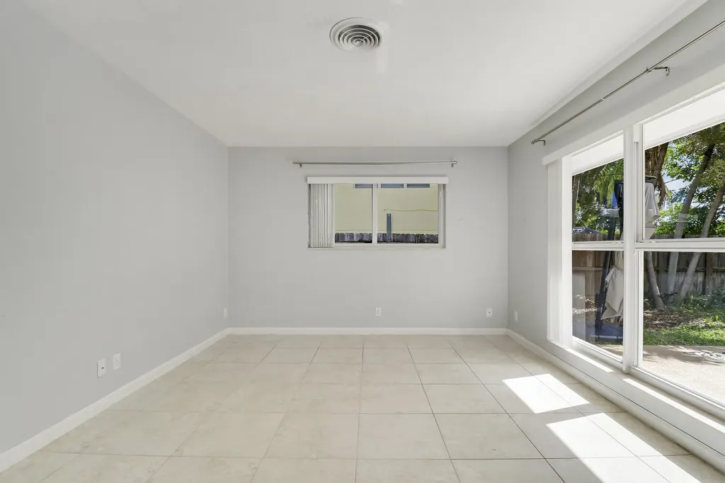 2620 NE 25th Street Lighthouse Point FL 33064