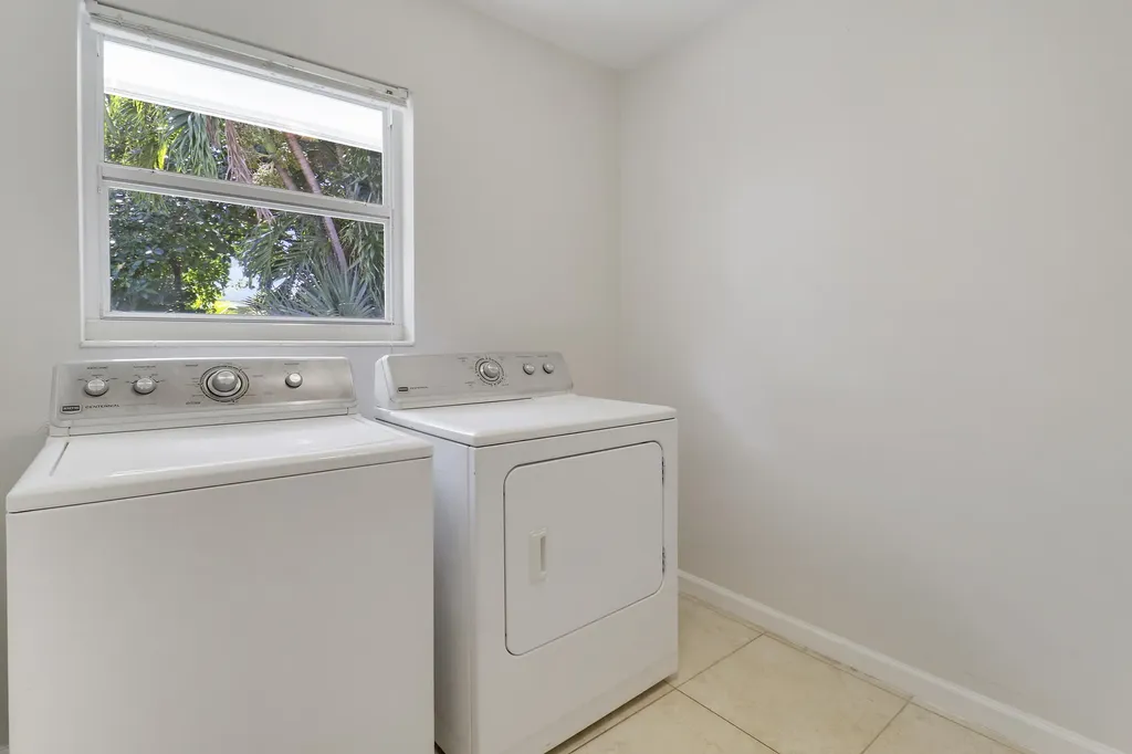 2620 NE 25th Street Lighthouse Point FL 33064