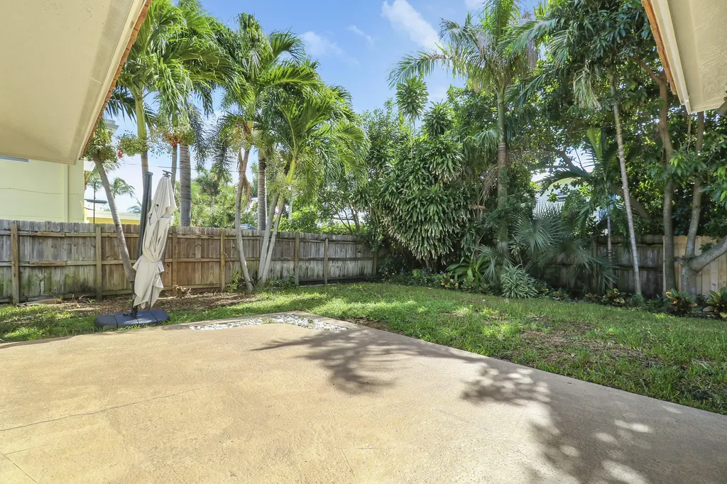 2620 NE 25th Street Lighthouse Point FL 33064