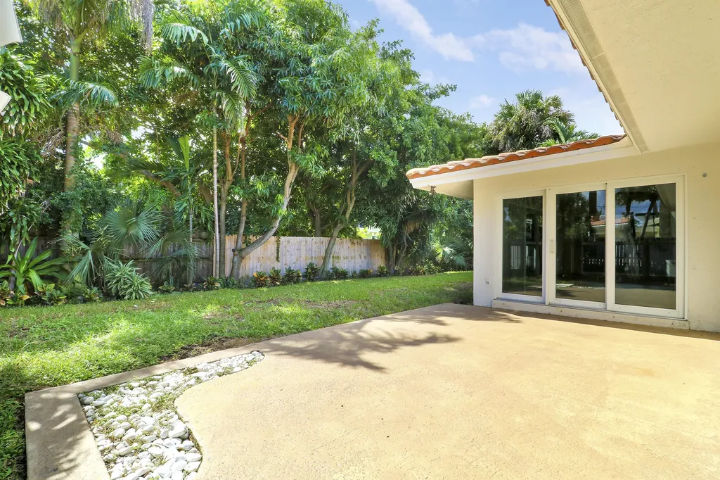 2620 NE 25th Street Lighthouse Point FL 33064