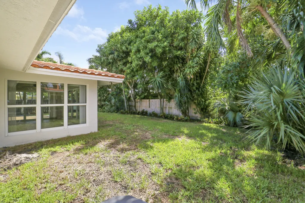 2620 NE 25th Street Lighthouse Point FL 33064