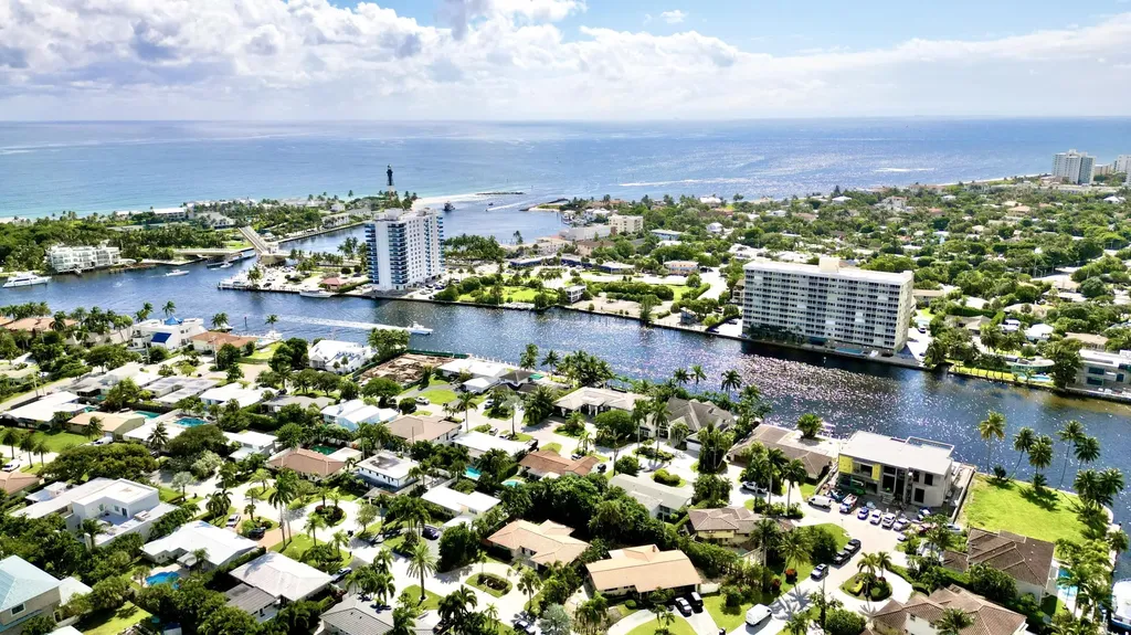 2620 NE 25th Street Lighthouse Point FL 33064
