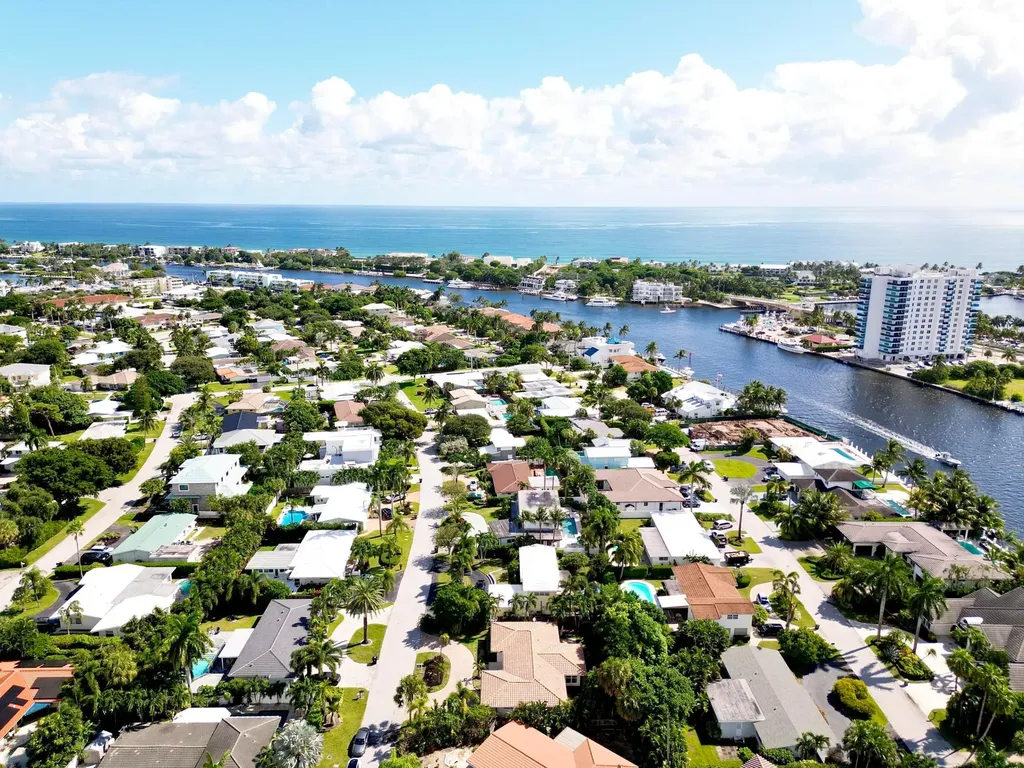 2620 NE 25th Street Lighthouse Point FL 33064