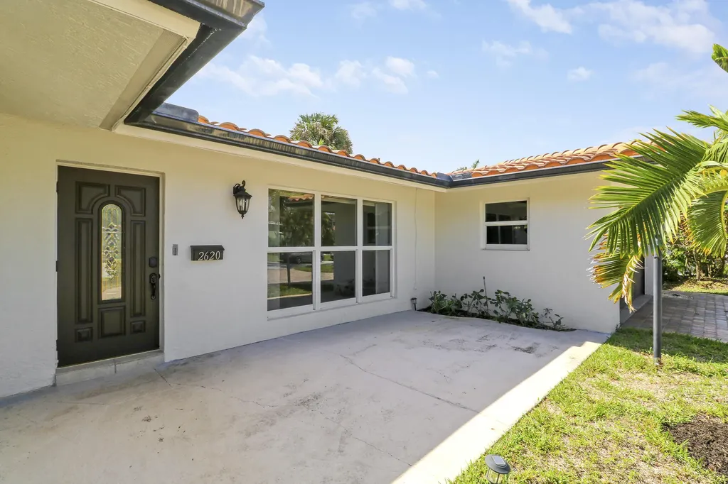 2620 NE 25th Street Lighthouse Point FL 33064