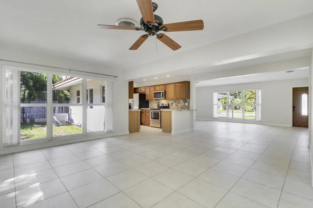 2620 NE 25th Street Lighthouse Point FL 33064