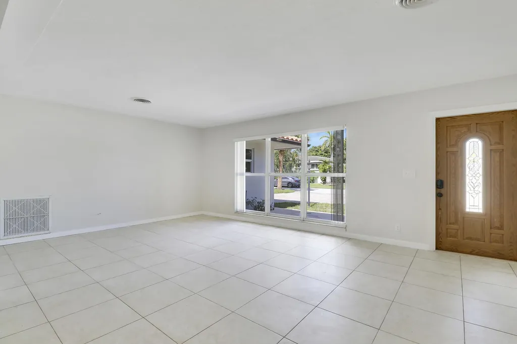 2620 NE 25th Street Lighthouse Point FL 33064