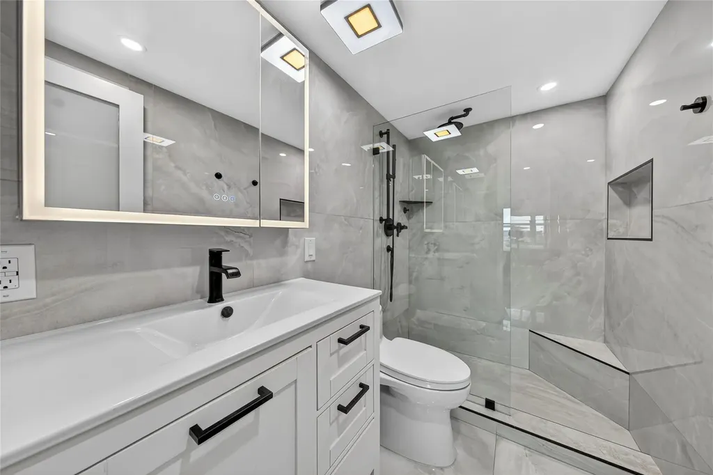 2900 NE 30th Street Fort Lauderdale FL 33306