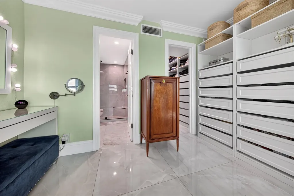 2900 NE 30th Street Fort Lauderdale FL 33306