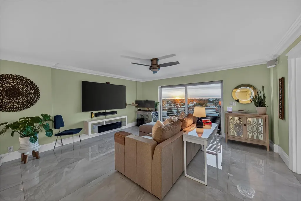 2900 NE 30th Street Fort Lauderdale FL 33306