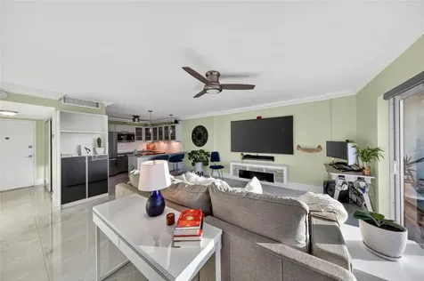 2900 NE 30th Street Fort Lauderdale FL 33306